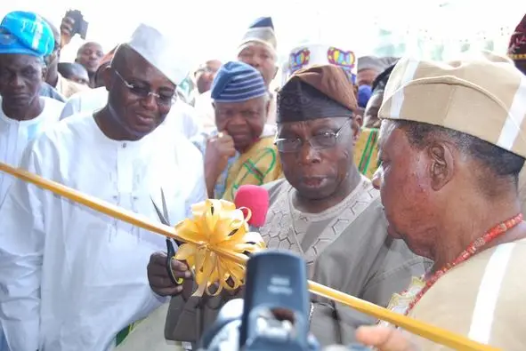 Former President Olusegun Obasanjo Commisioned RAJI OKE-ESA ULTRA MODERN MEMORIAL LIBRARY on Tuesday 10th January 2017